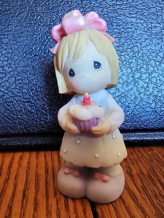 Vintage Precious Moments “You’re The Sweetest Cookie in the Batch Figurine-2000 - Picture 1 of 3